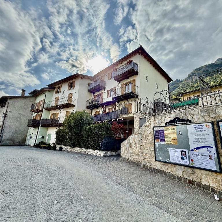 Voiandes balcony Apartment garden and pool - Appartamento con Vista Montagna - 26