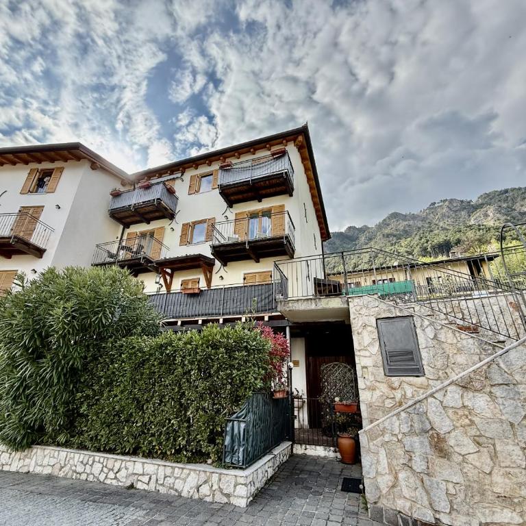 Voiandes balcony Apartment garden and pool - Appartamento con Vista Montagna - 27