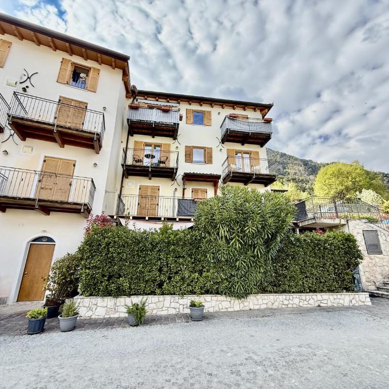 Voiandes balcony Apartment garden and pool - Appartamento con Vista Montagna - 30