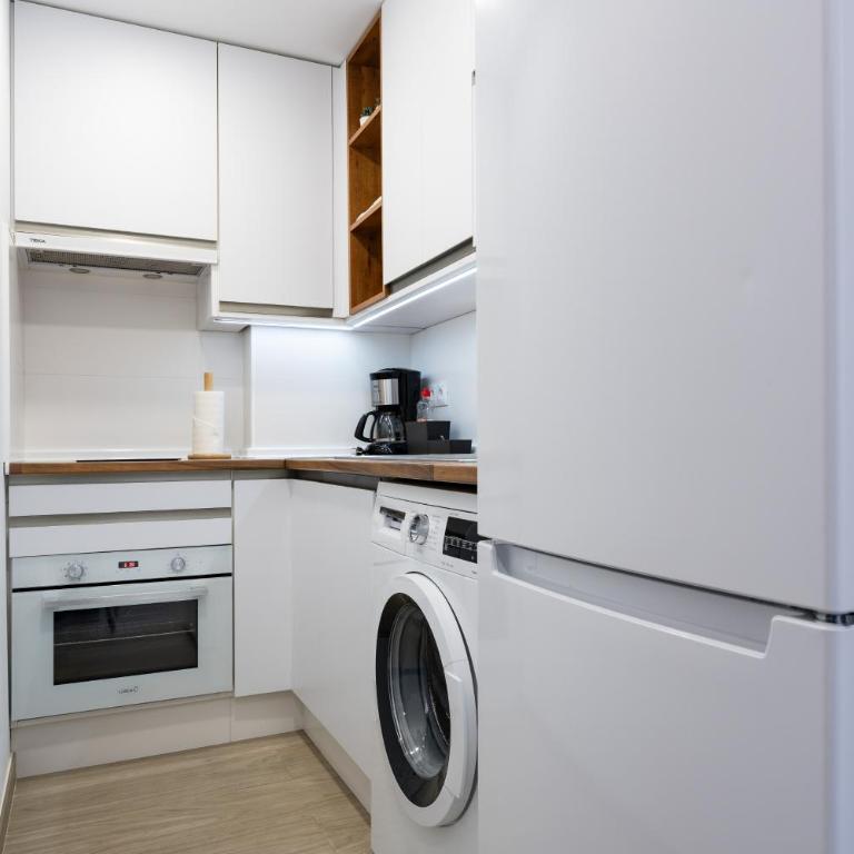 Seaview 1 bedroom modern apartment - Studio Apartment with Sea View - 10