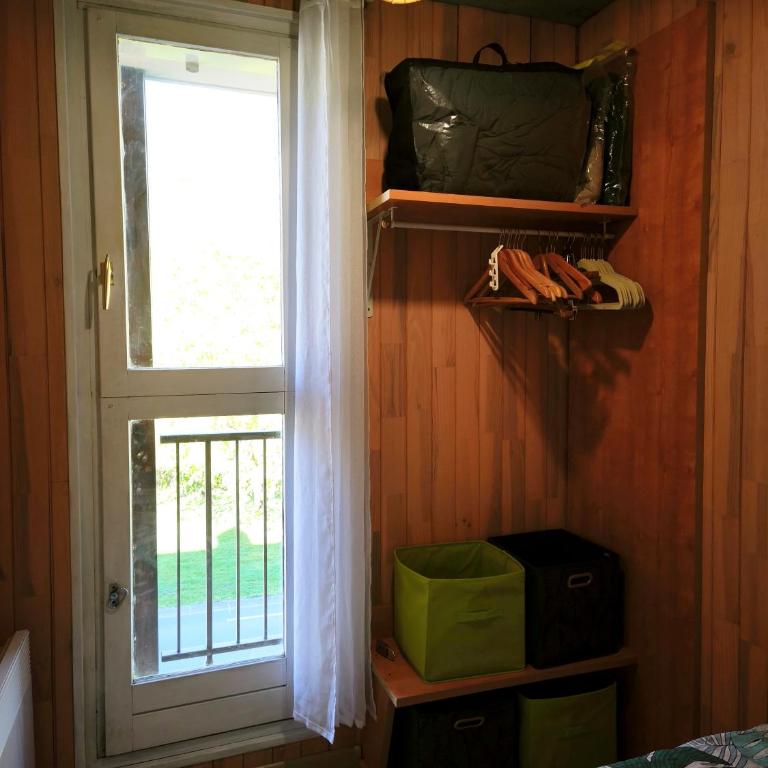 Appartement vert tendre face à la montagne - Appartement 1 Chambre - 4