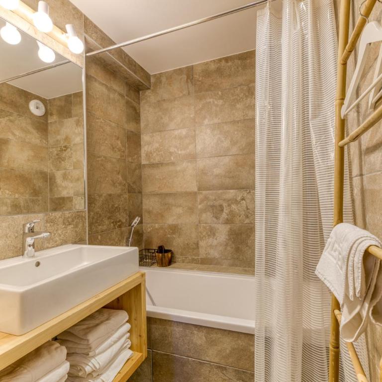 Klochette - Charme Et Famille - Appartement Supérieur avec Balcon - 31