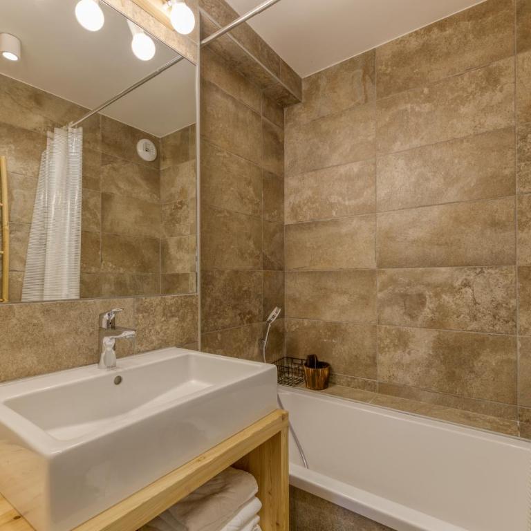 Klochette - Charme Et Famille - Appartement Supérieur avec Balcon - 30