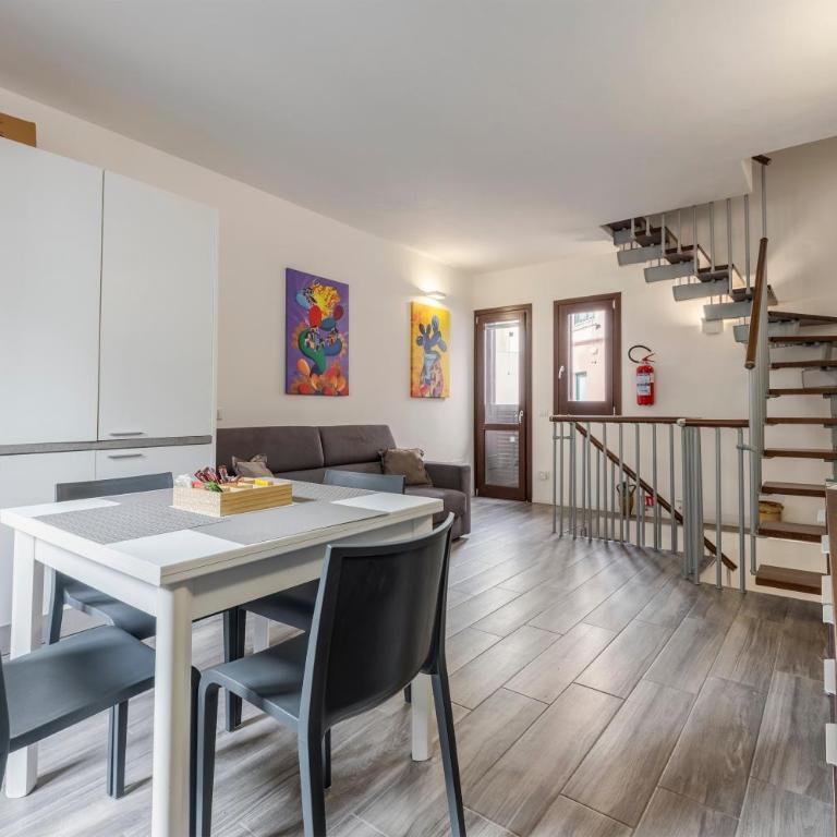 Casa Vicolo San Giovanni - Appartamento Deluxe con 2 Camere da Letto e Balcone - 3