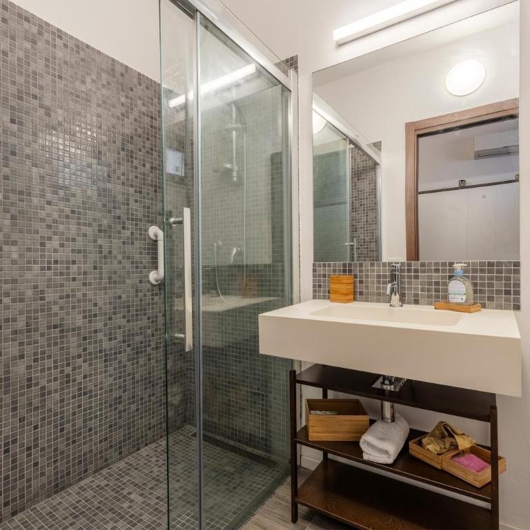 Casa Vicolo San Giovanni - Appartamento Deluxe con 2 Camere da Letto e Balcone - 12