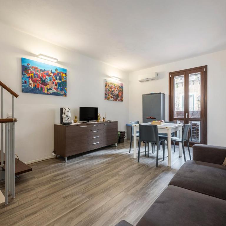 Casa Vicolo San Giovanni - Appartamento Deluxe con 2 Camere da Letto e Balcone - 5