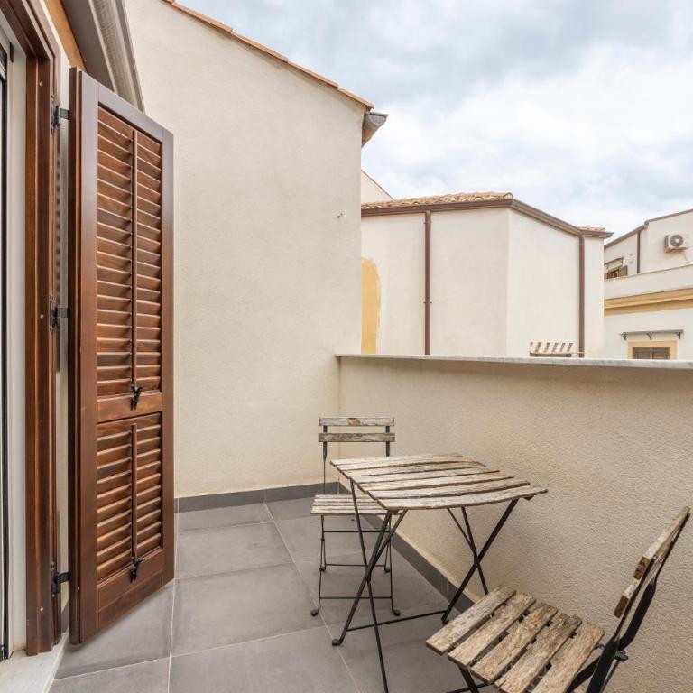 Casa Vicolo San Giovanni - Appartamento Deluxe con 2 Camere da Letto e Balcone - 2