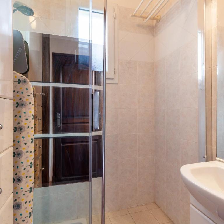 Appart Côte bleue avec jardin - One-Bedroom Apartment with Garden View - 10