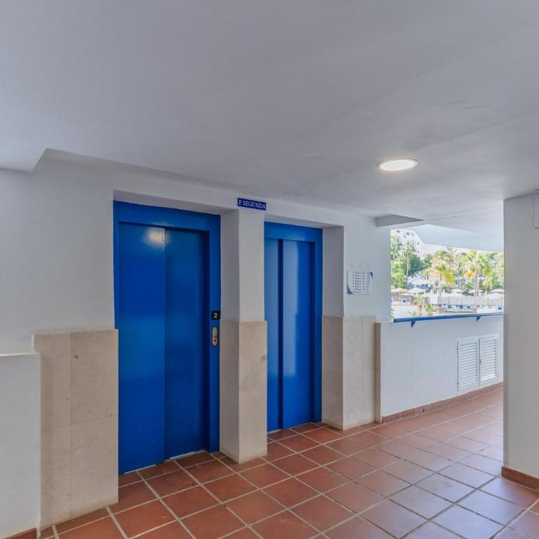 Beach Escape with Pool and Parking - Superior One-Bedroom Apartment with Balcony - 16
