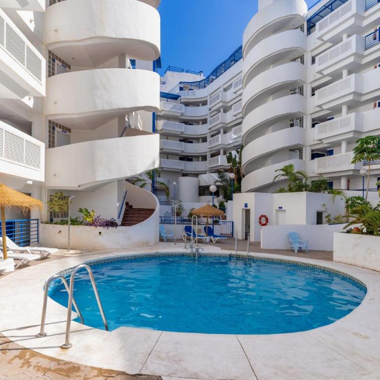 Beach Escape with Pool and Parking - Superior One-Bedroom Apartment with Balcony - 19