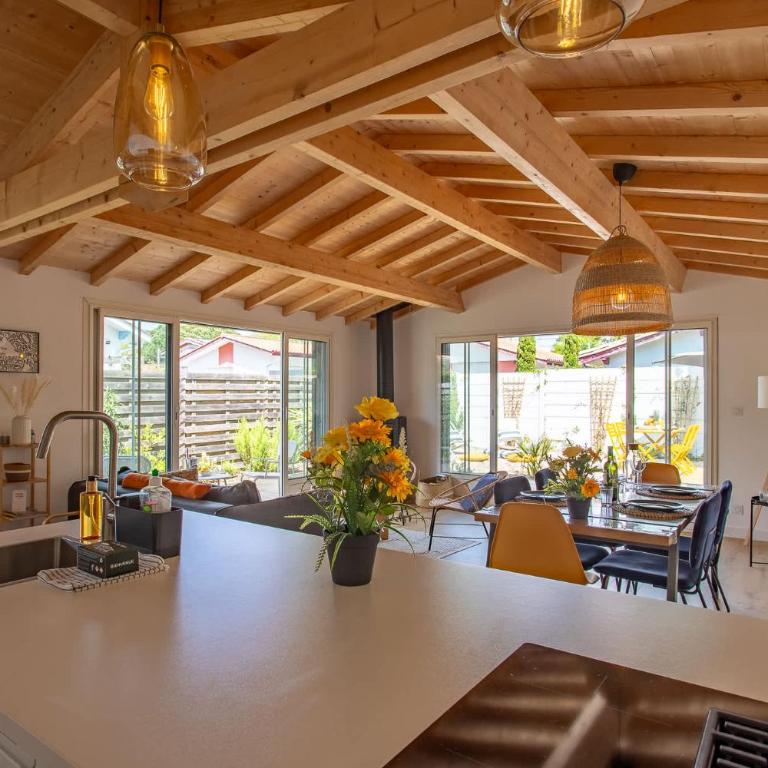 Maison rénovée avec jardin et terrasse - Casa - 16