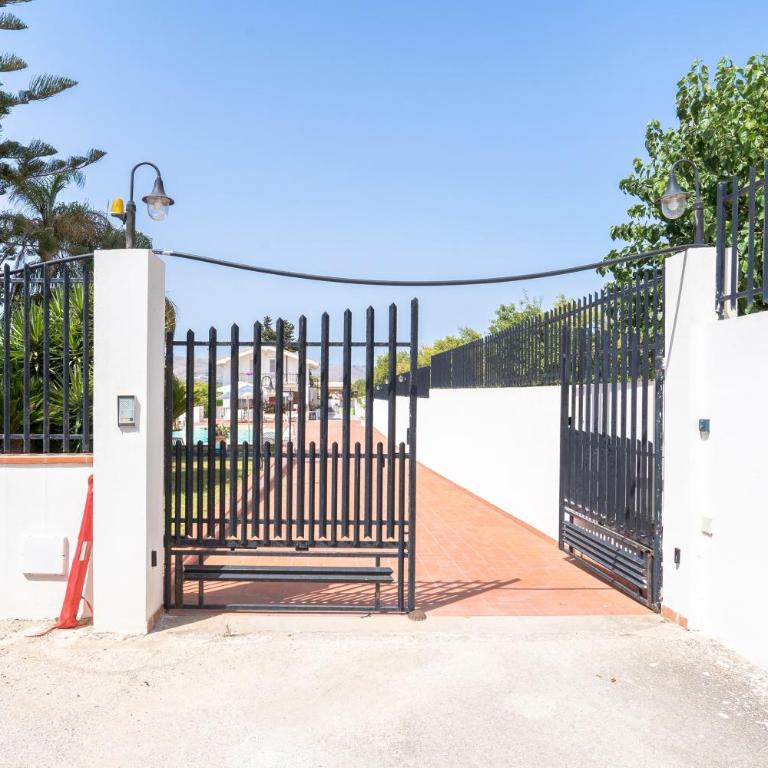 Appartamento con vista piscina - Appartamento Deluxe con 2 Camere da Letto e Vista Giardino - 20