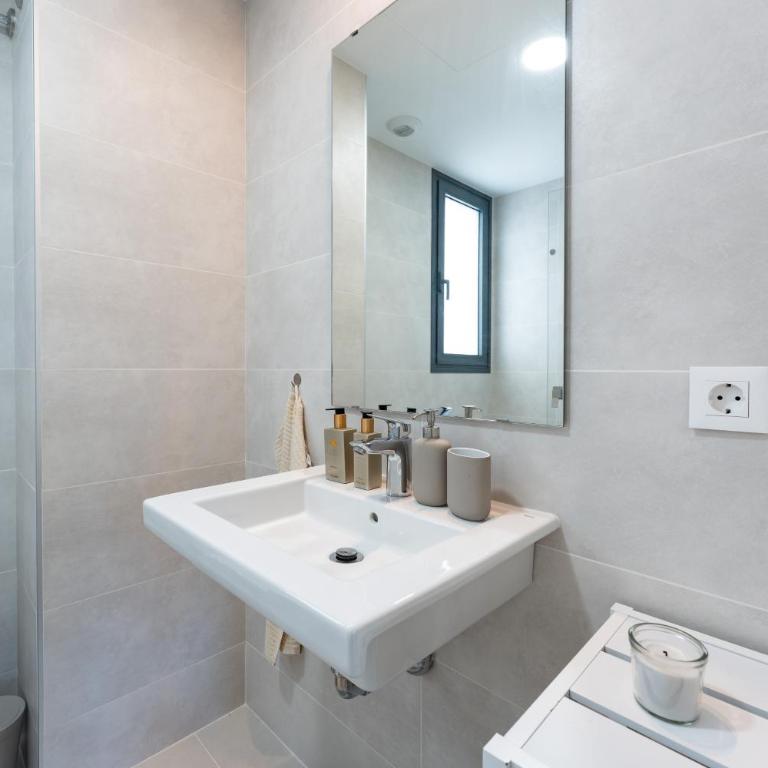 Middle Views West - Apartamento Deluxe de 2 dormitorios con vistas al mar - 15