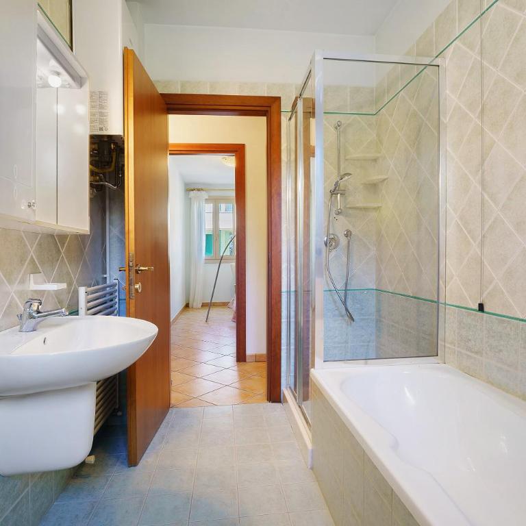 Residence Valentina - Piano terra - Appartamento Deluxe con 2 Camere da Letto e Vista Giardino - 23