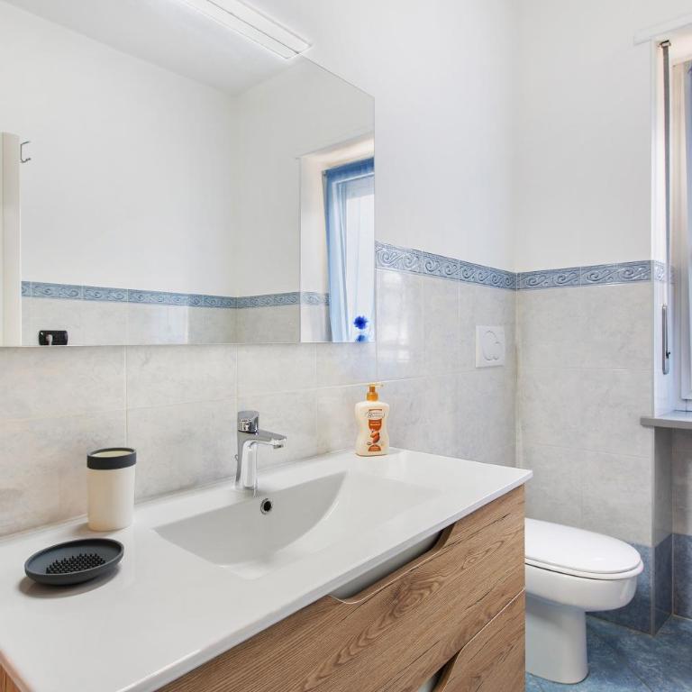 Casa Rosa Aosta - Appartamento Deluxe con 2 Camere da Letto e Balcone - 15