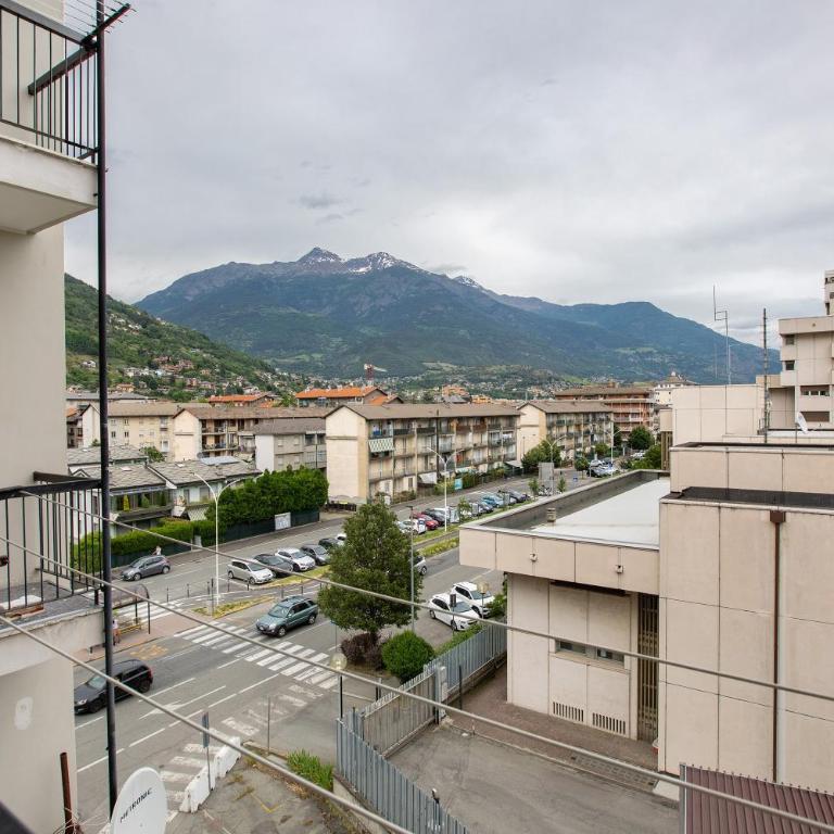 Casa Rosa Aosta - Appartamento Deluxe con 2 Camere da Letto e Balcone - 7