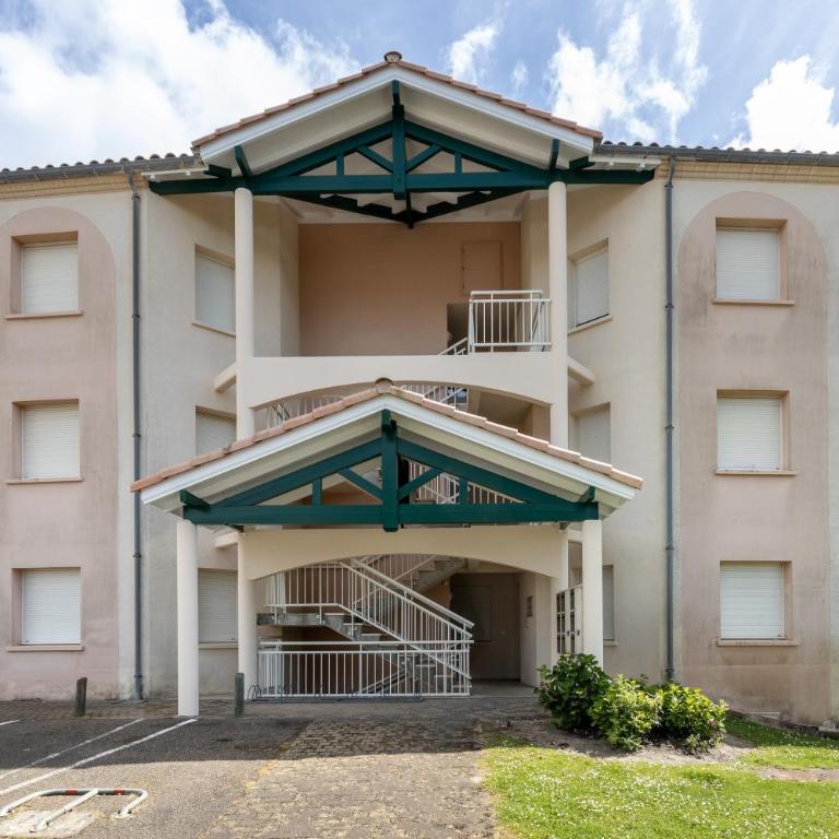 T3, piscine, jardin, proche golf - Appartement 1 Chambre - Vue sur Jardin - 10