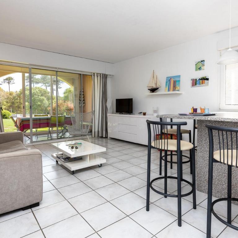 T3, piscine, jardin, proche golf - Appartement 1 Chambre - Vue sur Jardin - 14