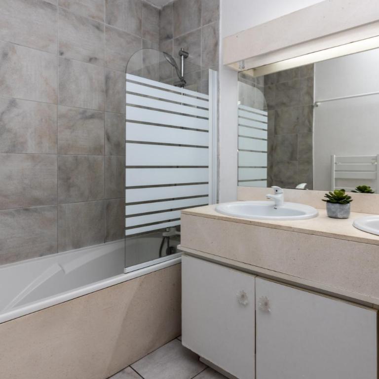 T3, piscine, jardin, proche golf - Appartement 1 Chambre - Vue sur Jardin - 18