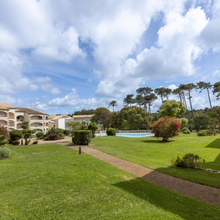 T3, piscine, jardin, proche golf - Appartement 1 Chambre - Vue sur Jardin - 22
