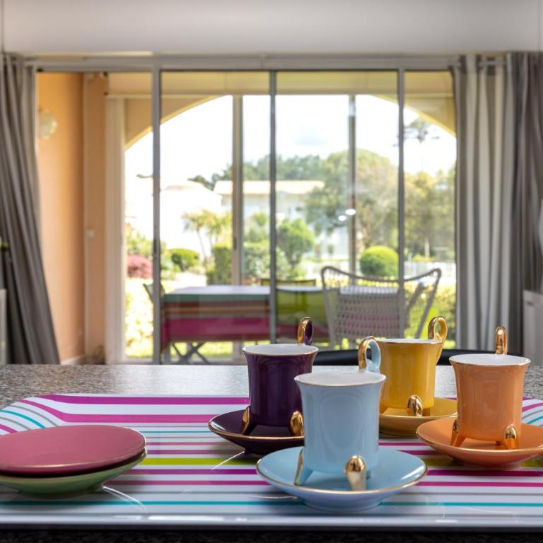 T3, piscine, jardin, proche golf - Appartement 1 Chambre - Vue sur Jardin - 8