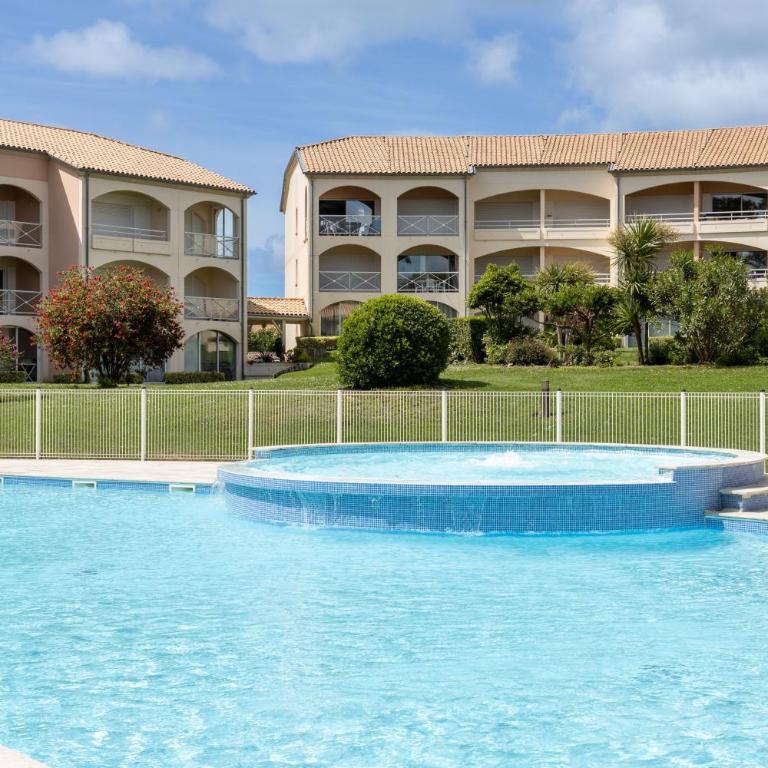 T3, piscine, jardin, proche golf - Appartement 1 Chambre - Vue sur Jardin - 1