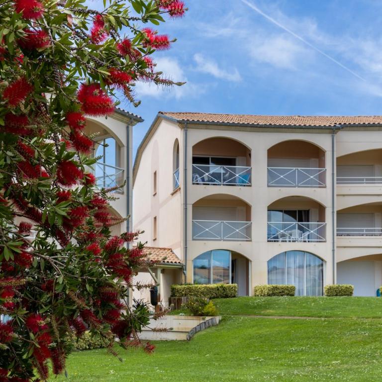 T3, piscine, jardin, proche golf - Appartement 1 Chambre - Vue sur Jardin - 23