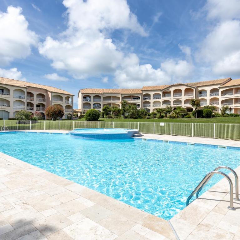 T3, piscine, jardin, proche golf - Appartement 1 Chambre - Vue sur Jardin - 3