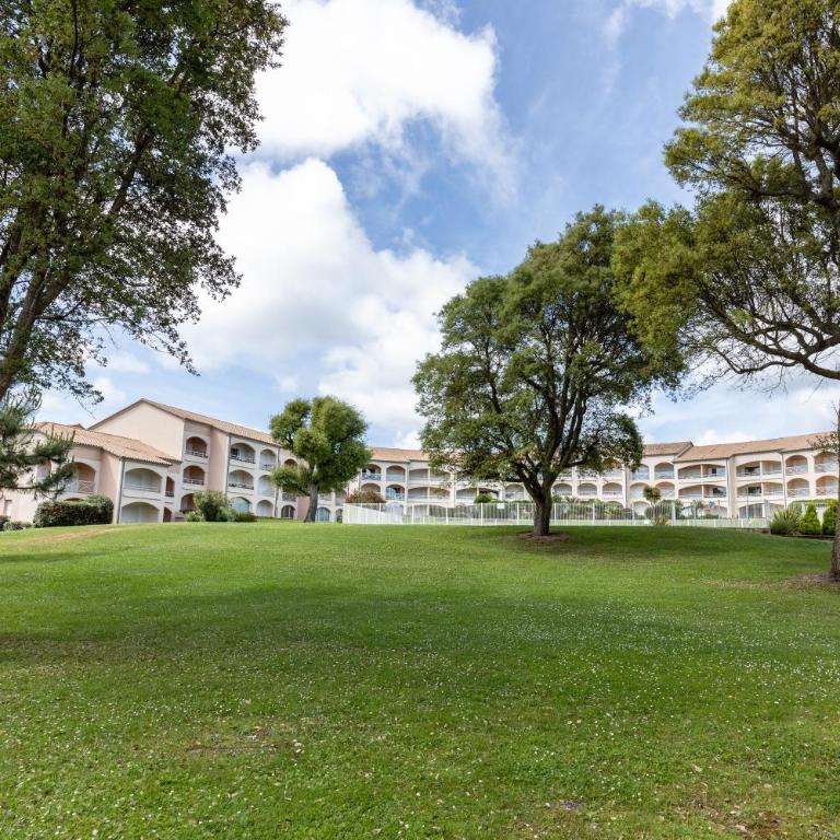 T3, piscine, jardin, proche golf - Appartement 1 Chambre - Vue sur Jardin - 19