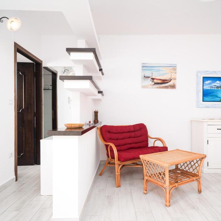 Casa Serra - Appartamento Deluxe con 2 Camere da Letto e Balcone - 13