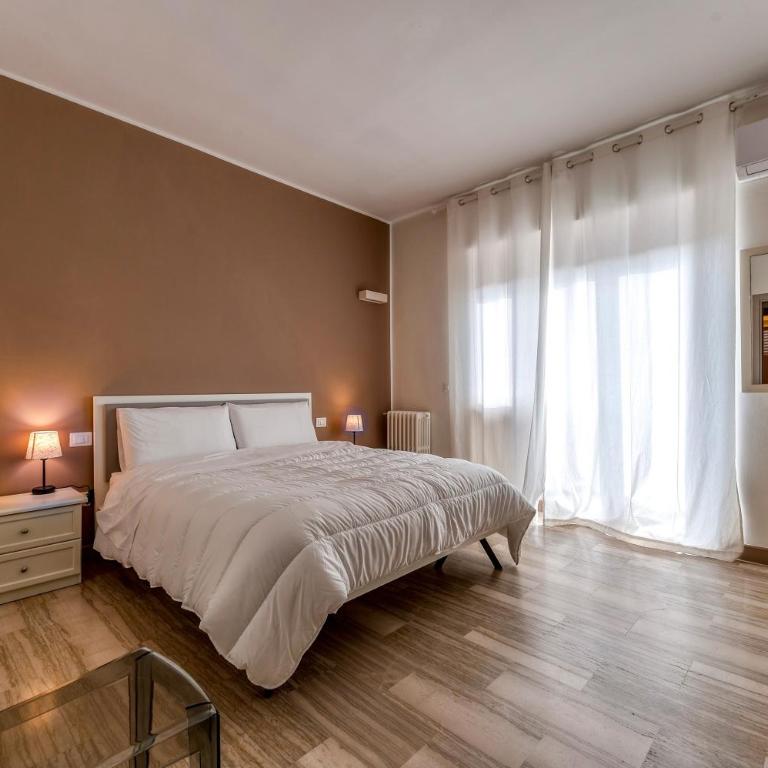 Victoria's Home Lecce - Appartamento Premium con 3 Camere da Letto e Balcone - 22