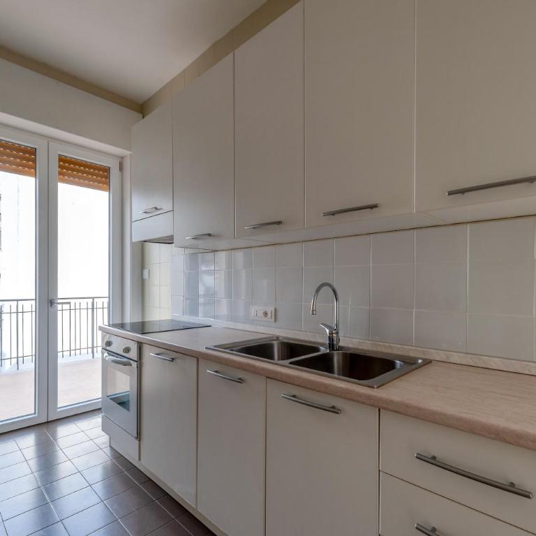 Victoria's Home Lecce - Appartamento Premium con 3 Camere da Letto e Balcone - 8