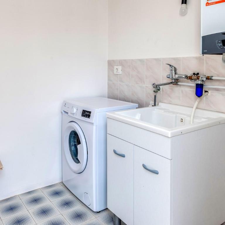 Victoria's Home Lecce - Appartamento Premium con 3 Camere da Letto e Balcone - 28
