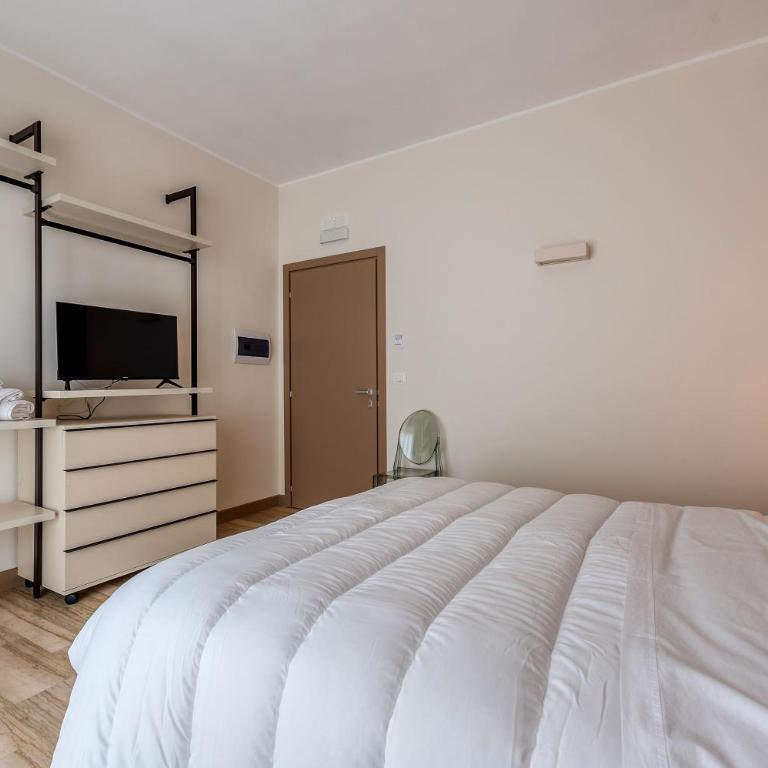 Victoria's Home Lecce - Appartamento Premium con 3 Camere da Letto e Balcone - 25