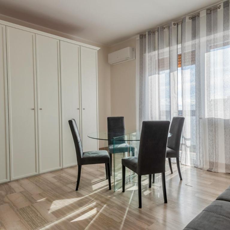 Victoria's Home Lecce - Appartamento Premium con 3 Camere da Letto e Balcone - 5