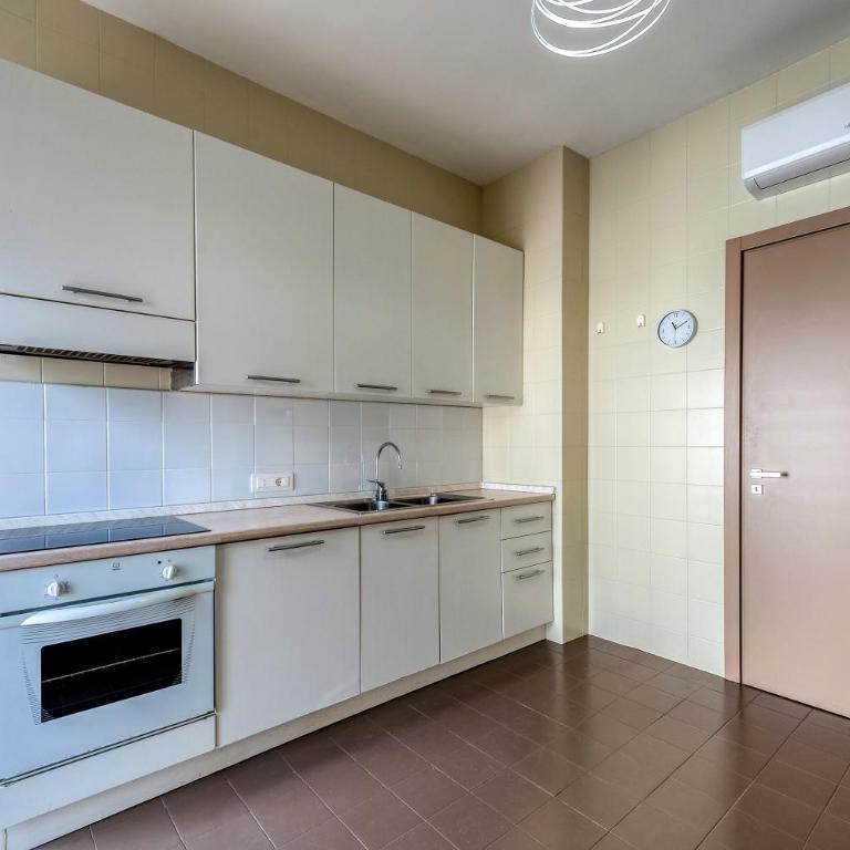 Victoria's Home Lecce - Appartamento Premium con 3 Camere da Letto e Balcone - 9