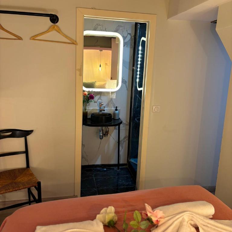 Heart of Saint-Germain Cozy 2BR for 5 Aldaro - Appartement 2 Chambres - 12
