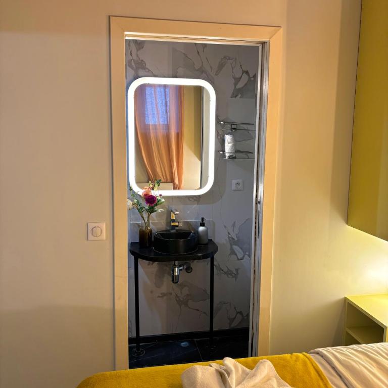 Heart of Saint-Germain Cozy 2BR for 5 Aldaro - Appartement 2 Chambres - 7