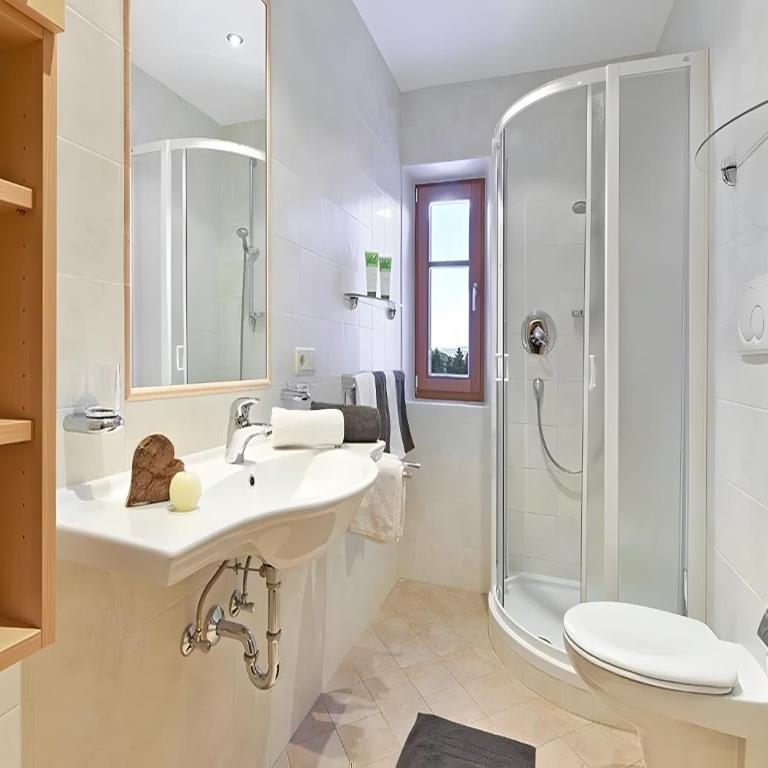 Appartments Radauerhof - Deluxe-Apartment mit 2 Schlafzimmern und Gartenblick - 4