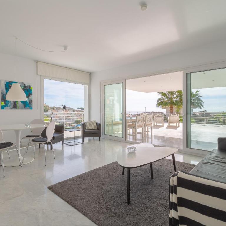 Nice apartment with a sunny terrace - Two-Bedroom Deluxe Apartment with Ocean View - 3