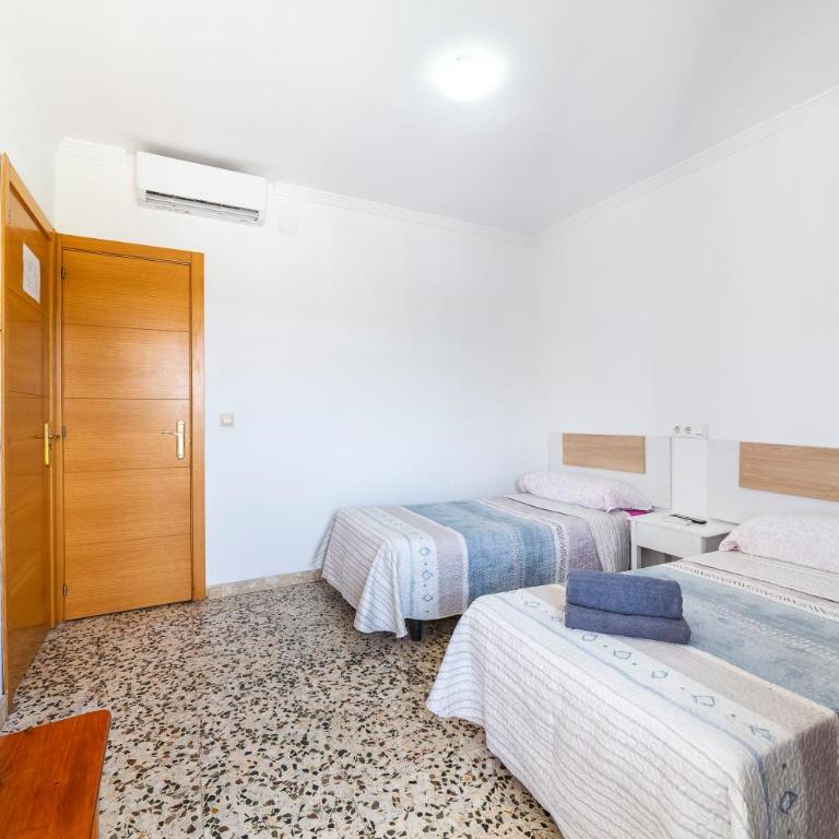 Hostal Moya - Deluxe Double Room with Shower - 3