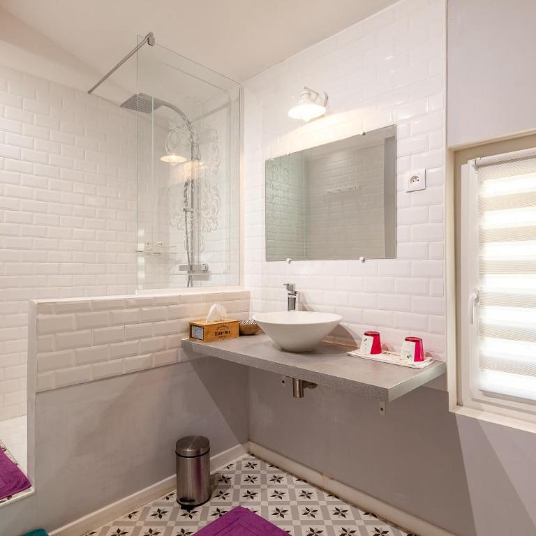 Gîte Durance Mallemort - Appartement Supérieur - Vue sur Ville - 14