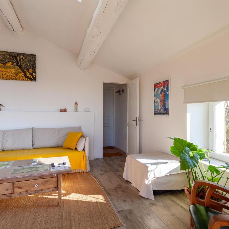 Gîte Durance Mallemort - Appartement Supérieur - Vue sur Ville - 9