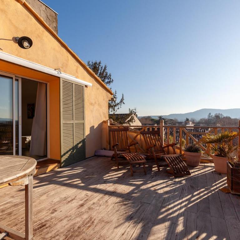 Gîte Durance Mallemort - Appartement Supérieur - Vue sur Ville - 17