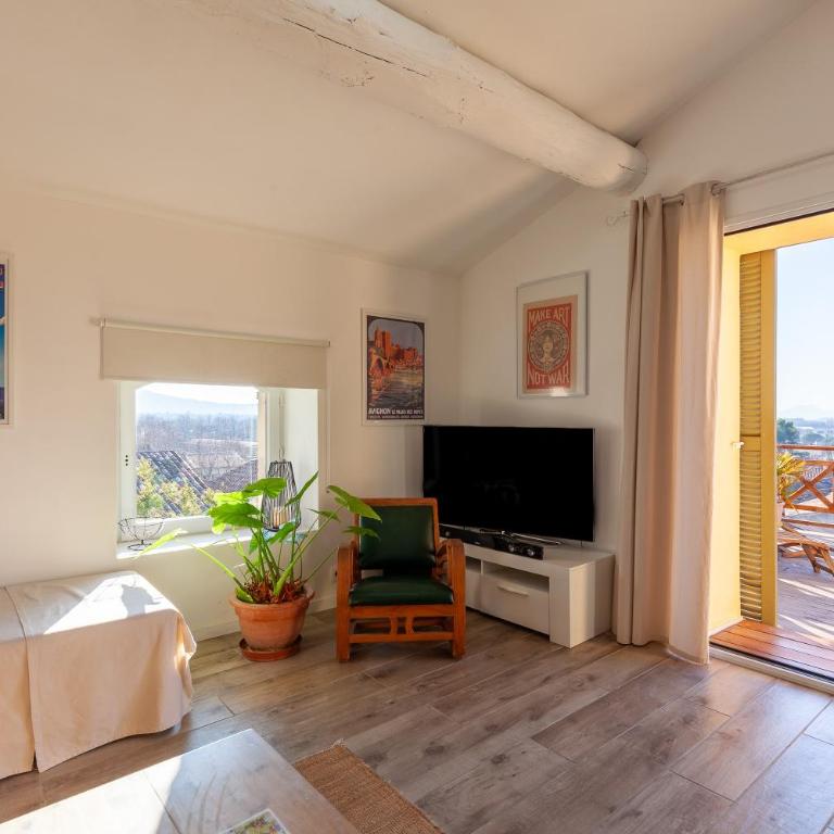 Gîte Durance Mallemort - Appartement Supérieur - Vue sur Ville - 5