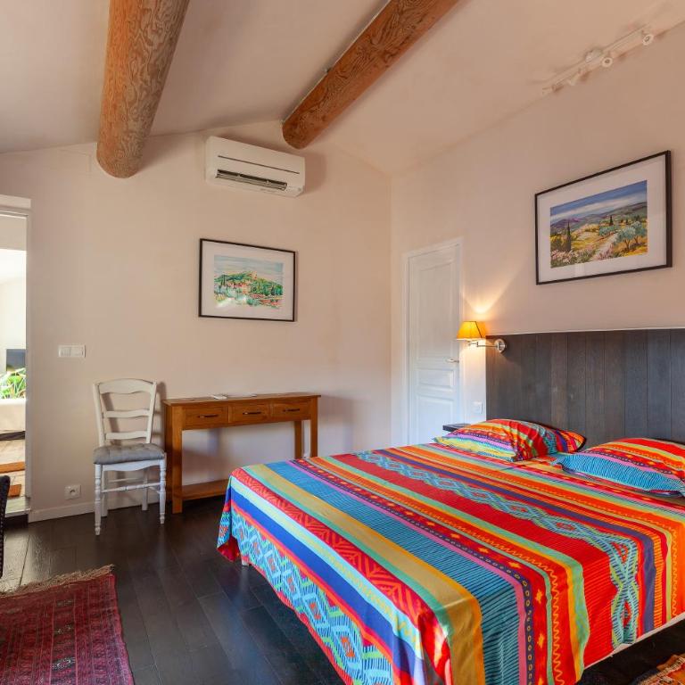 Gîte Durance Mallemort - Appartement Supérieur - Vue sur Ville - 11