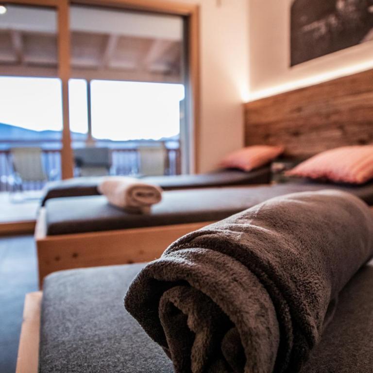 Kieserhof Apartment Alm - Two-Bedroom Deluxe Apartment with Garden View - 28