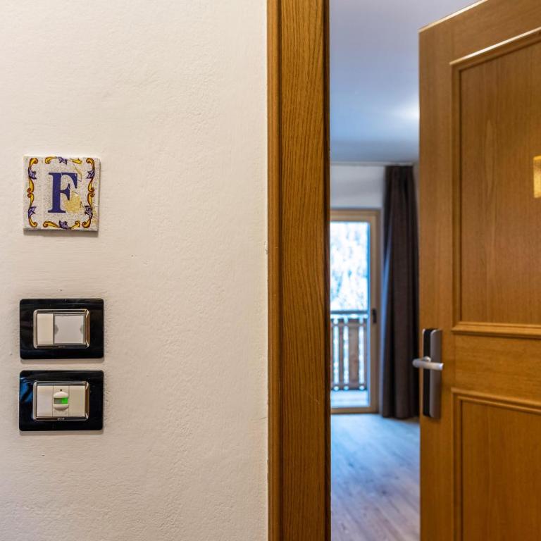 Kamerloy Apartments F - Appartamento Deluxe con 2 Camere da Letto e Vista Giardino - 21