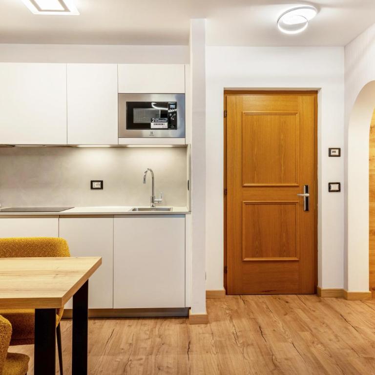 Kamerloy Apartments F - Appartamento Deluxe con 2 Camere da Letto e Vista Giardino - 7