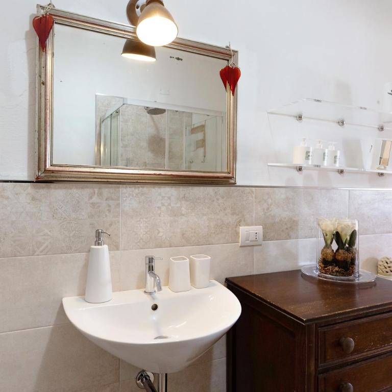 Les Amis di Peschiera - Appartamento Deluxe con 2 Camere da Letto e Vista Giardino - 23